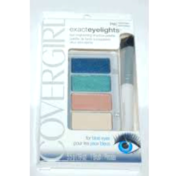 Covergirl Exact Eyelights Radiant Blues #710 Eyeshadow Palette ๐จ - Picture 2 of 10